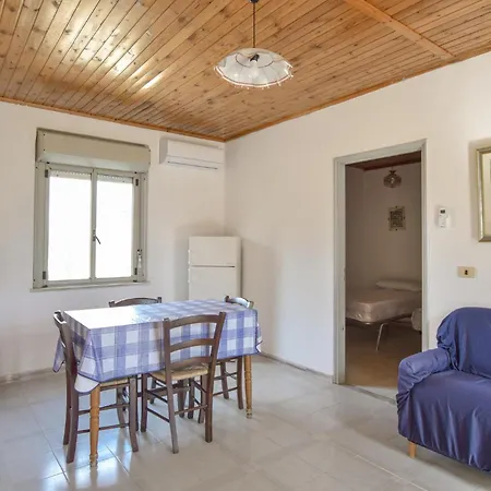 Holiday home Awesome Home In Marina Di Strongoli Marina di Strongoli